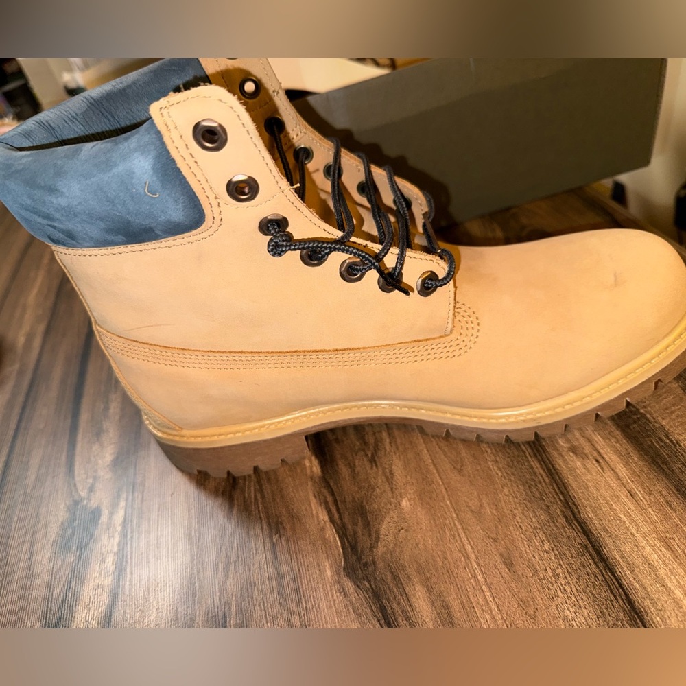 Men’s Timberland boots - Picture 3 of 13